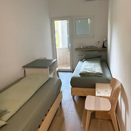Industrial 7 Apartman
