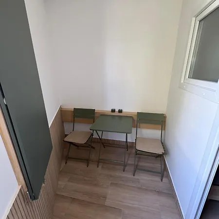 Apartment Industrial 7 *